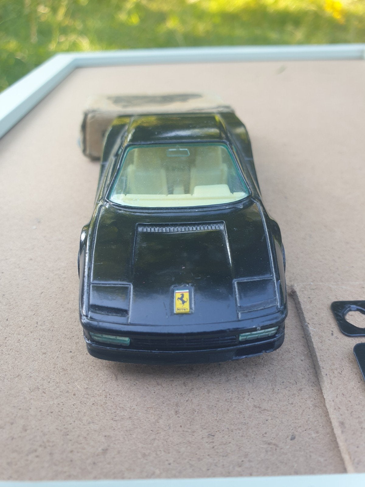 Zwarte Ferrari Testarossa Miniatuur Auto, Hobby en Vrije tijd, Modelauto's | 1:43, Ophalen of Verzenden, Gebruikt, Auto, Overige merken