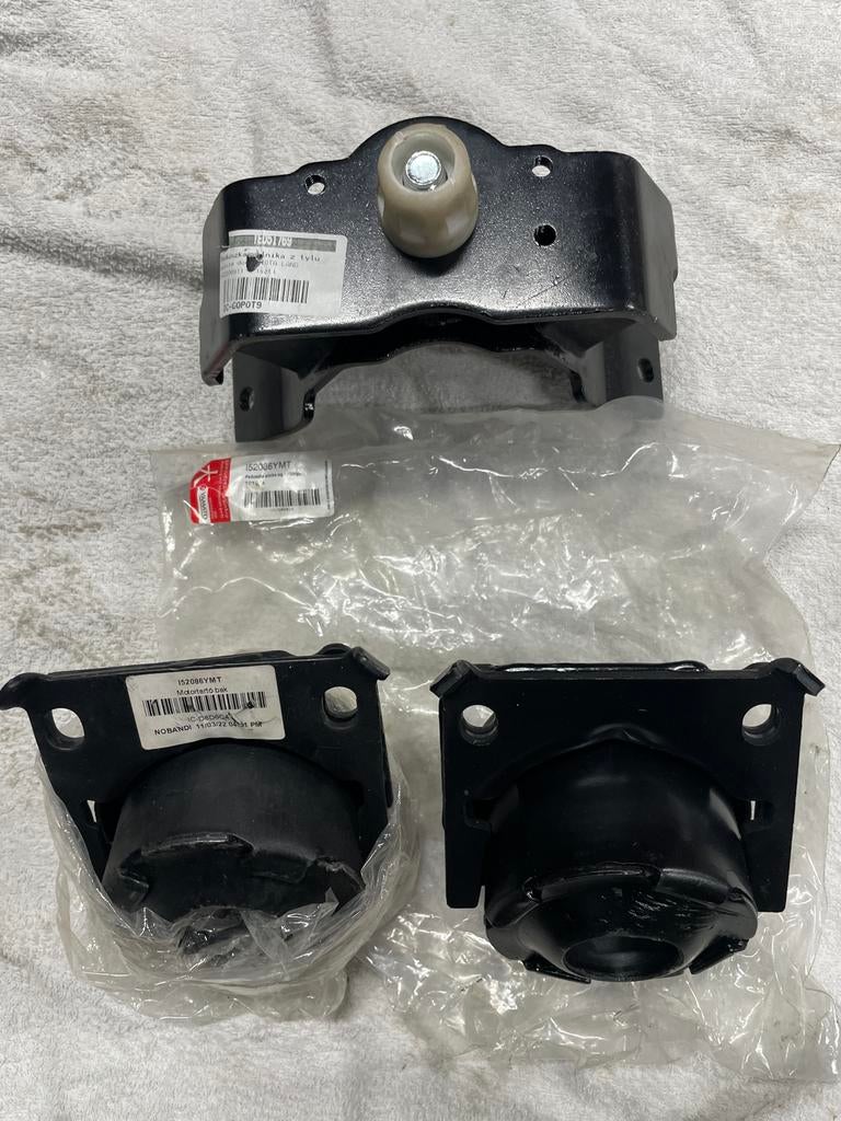 Nieuwe motorsteunen Toyota Landcruiser 120 2002-2009, Auto-onderdelen, Motor en Toebehoren, Ophalen, Nieuw, Toyota