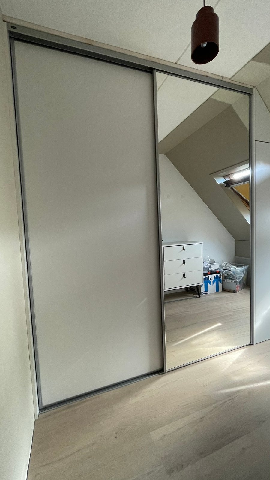Storemax schuifdeuren met spiegel (248 hoog, 197,5 breed), Ophalen, Zo goed als nieuw, 200 cm of meer