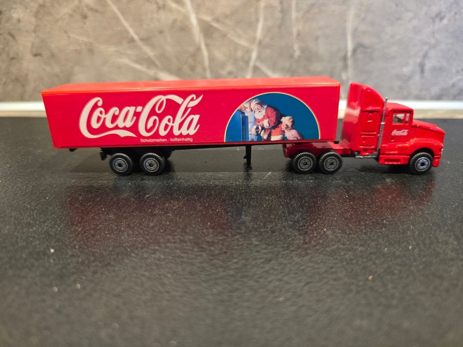 Coca-Cola Vrachtwagen Model - Kersteditie, Overige merken, 1:32 tot 1:50, Ophalen of Verzenden, Zo goed als nieuw