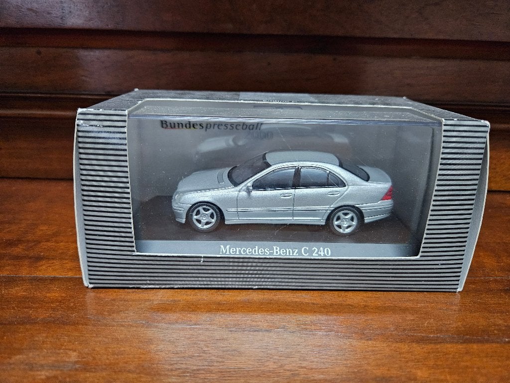 Schuco Mercedes C 240 Bundespresseball 2000 1/43 in ovp, Hobby en Vrije tijd, Ophalen of Verzenden, Zo goed als nieuw, Auto, Schuco