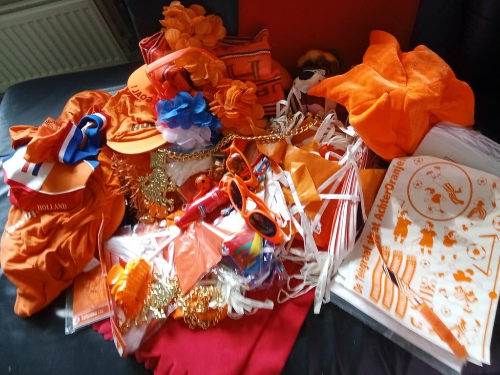 Tas VOL Oranje spullen €25, Ophalen, Versiering, Oranje of Koningsdag