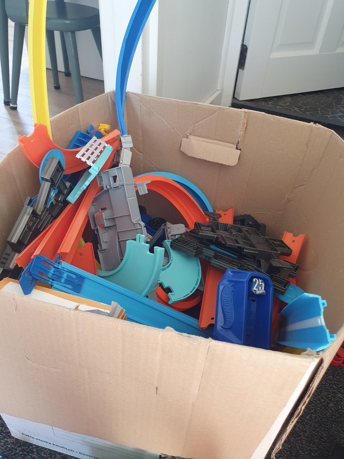 Hot Wheels: Grote Verhuisdoos vol Banen en Speelgoed, Ophalen, Gebruikt, Jongen of Meisje