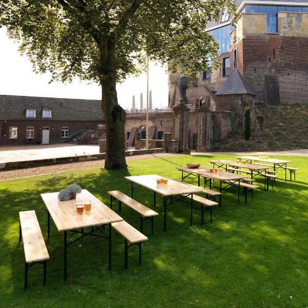 Biertafel set huren Nijmegen, Ophalen, Zo goed als nieuw