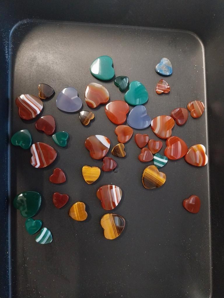 Lot met edelsteen hartjes, Ophalen of Verzenden