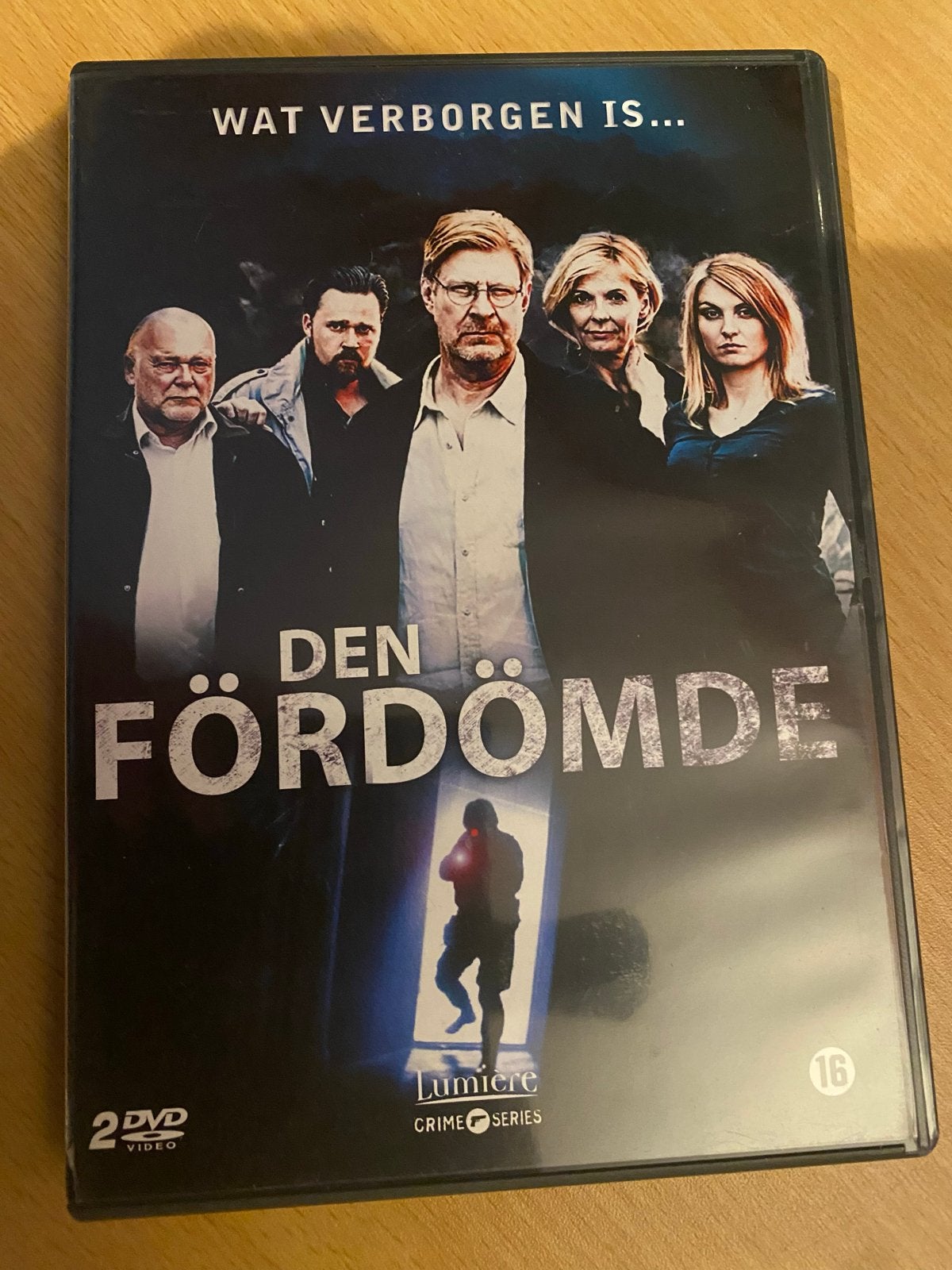Den Fördömde - Wat Verborgen Is... (Lumiere Crime Series), Cd's en Dvd's, Vanaf 16 jaar, Nederlands, Ophalen of Verzenden, Zo goed als nieuw