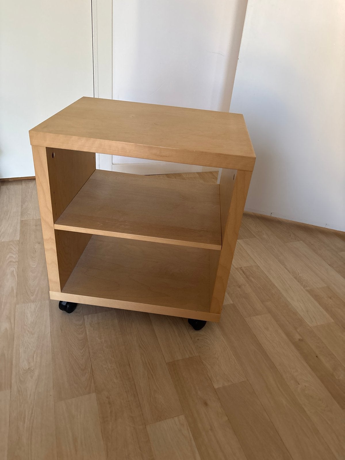 Tv meubel op wieltjes - 52x58x40 cm, Ophalen, Gebruikt, 50 tot 100 cm, Minder dan 100 cm
