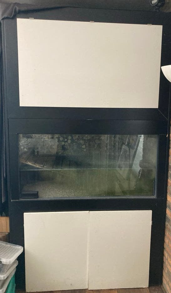 Grote aquarium kast, Ophalen, Leeg aquarium