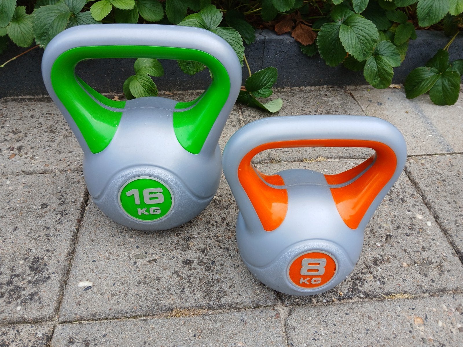 Set kettlebells 8 kg. & 16 kg., Sport en Fitness, Fitnessmaterialen, Ophalen, Zo goed als nieuw, Kettlebell