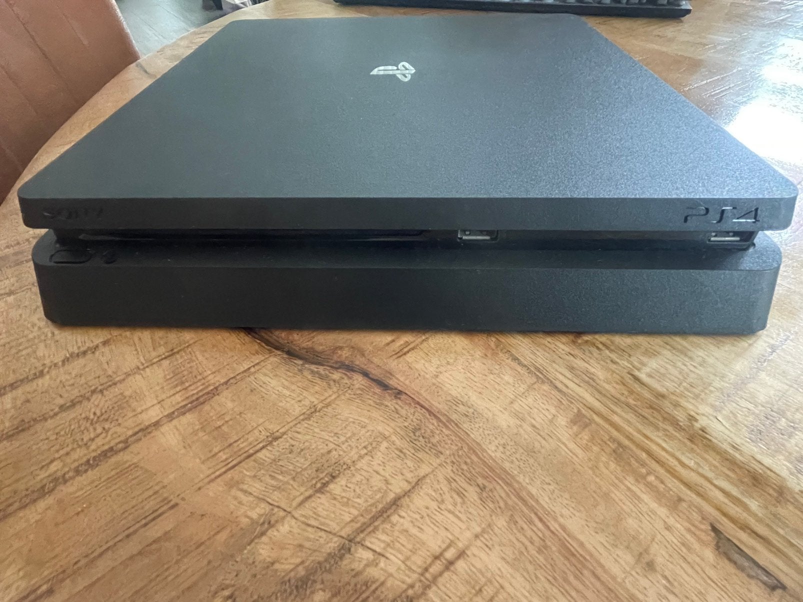 PS4 helemaal compleet, in goede staat, 1 speler, Ophalen of Verzenden, Zo goed als nieuw, Vanaf 12 jaar