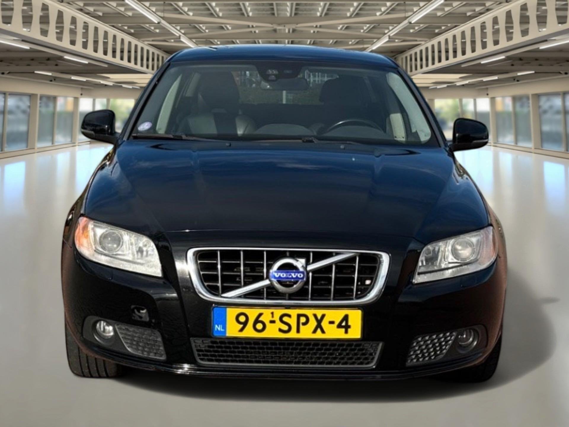 Volvo V70 1.6 T4 Limited Edition Leder, Navi, PDC, electr. k, Auto's, Euro 5, Gebruikt, 4 cilinders, 179 pk