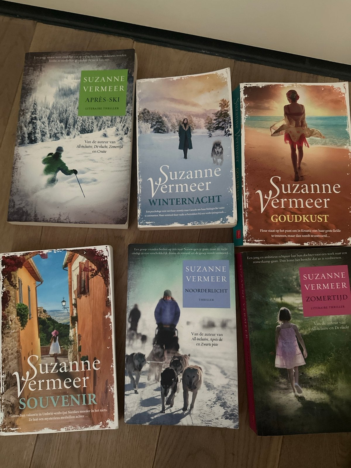 Suzanne Vermeer Thrillers: Après-Ski, Winternacht, Goudkust,, Ophalen of Verzenden, Gelezen, Nederland