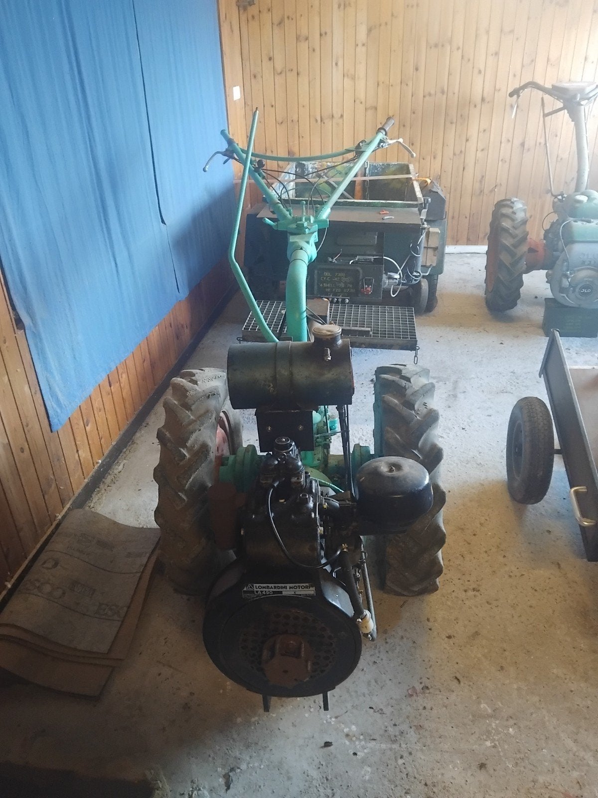 irus u1200k tweewiel trekker, Ophalen, Dieselmotor, 1800 rpm of meer