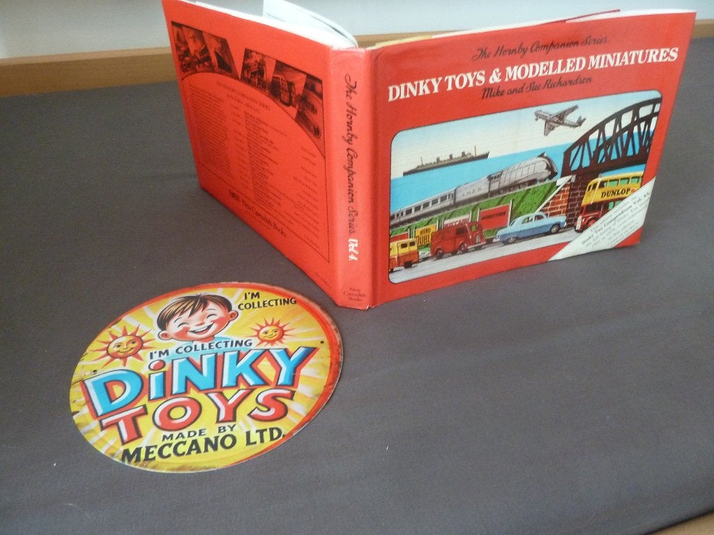 >>>> DINKY TOYS & MODELLED MINIATURES <<<<BOEK (382 pag.), Ophalen of Verzenden, Nieuw, Auto, Dinky Toys