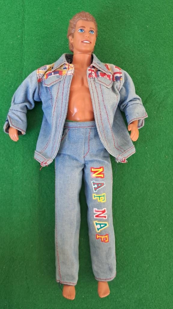 Vintage 1990 Ken Barbie NAF NAF spijkerpak pop, Kinderen en Baby's, Speelgoed | Poppen, Ophalen of Verzenden, Barbie