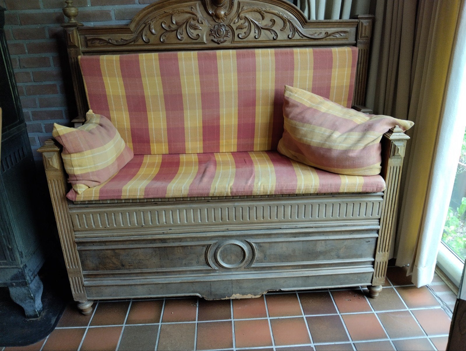 Antieke bank van Bali met opbergruimte, Antiek en Kunst, Ophalen