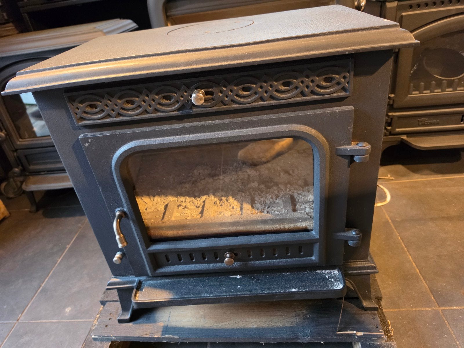 Opknap Houtkachel - Warmking Cast Iron Stove, Huis en Inrichting, Ophalen, Gebruikt, Houtkachel, Vrijstaand