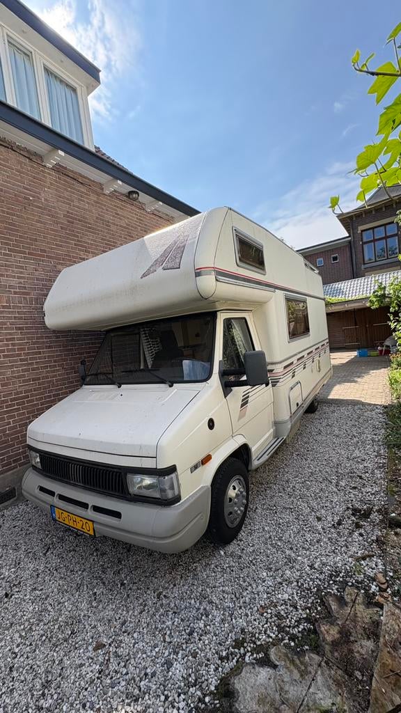 Camper fiat frankia , benzine, 6 personen, stapelbed, Caravans en Kamperen, Chemisch toilet, Standaard zit, Alkoof, Ringverwarming