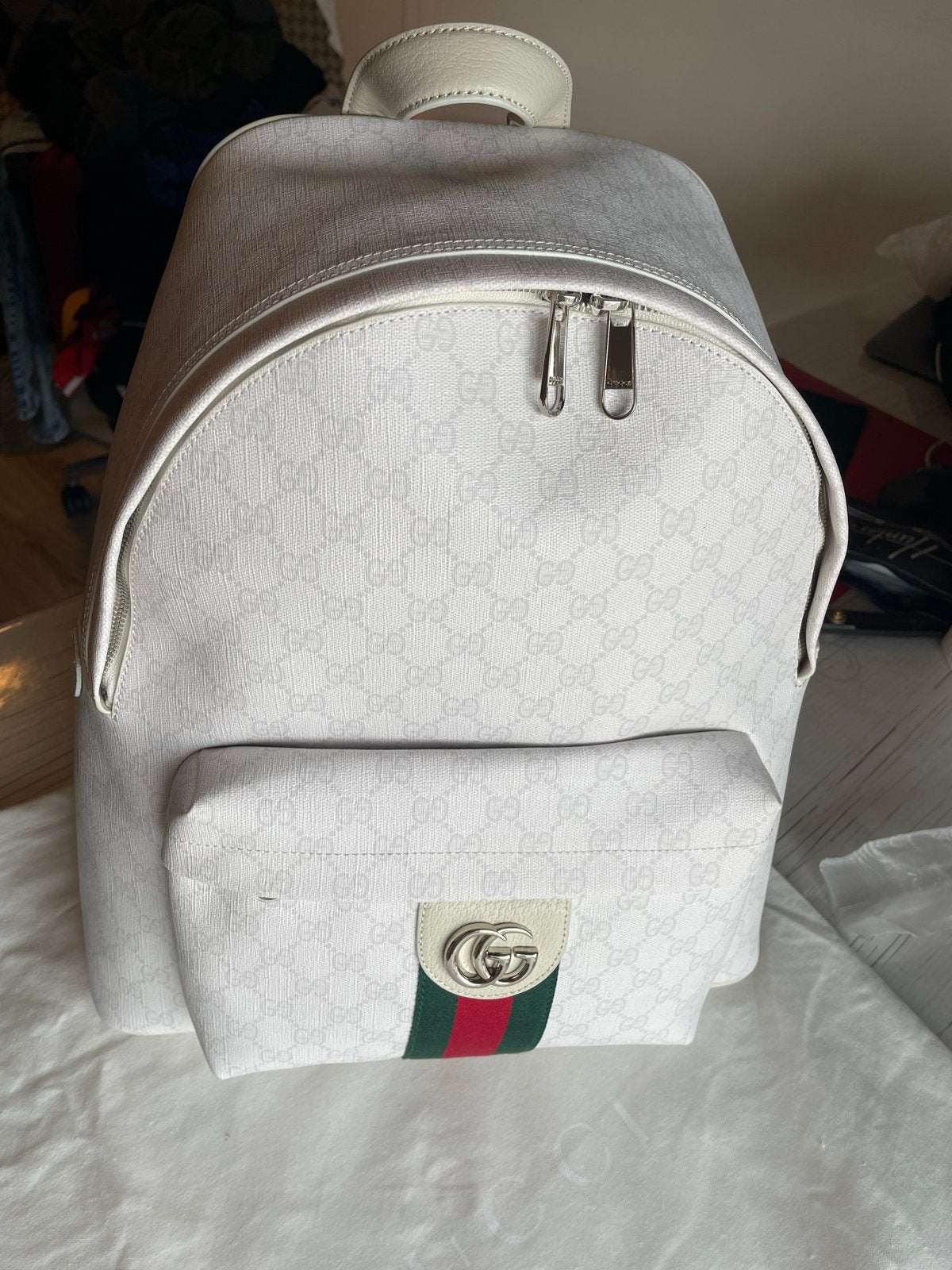 Gucci GG Supreme rugzak wit - Zo goed als nieuw, Sieraden, Tassen en Uiterlijk, Ophalen of Verzenden, Zo goed als nieuw, 25 tot 40 cm