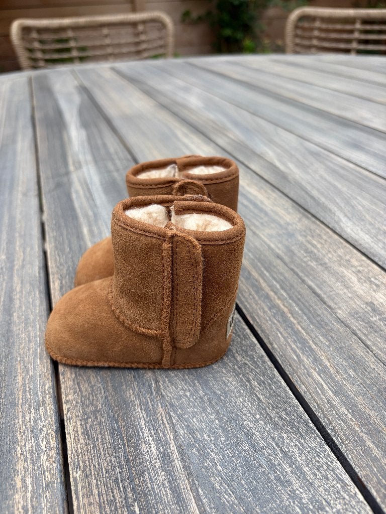 UGG Baby Classic Unisex boots, Kinderen en Baby's, Schoentjes, UGG, Jongetje of Meisje, Nieuw