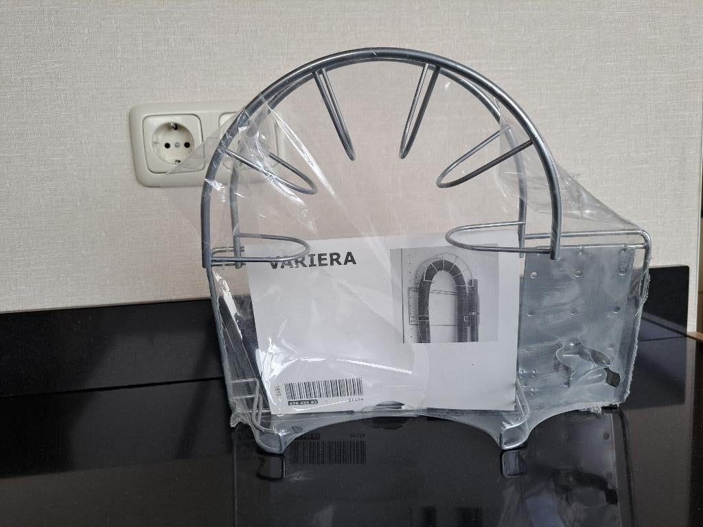 NIEUWE IKEA Variera stofzuiger slang- en stanghouder, Huis en Inrichting, Ophalen, Overige stijlen, Nieuw, Metaal