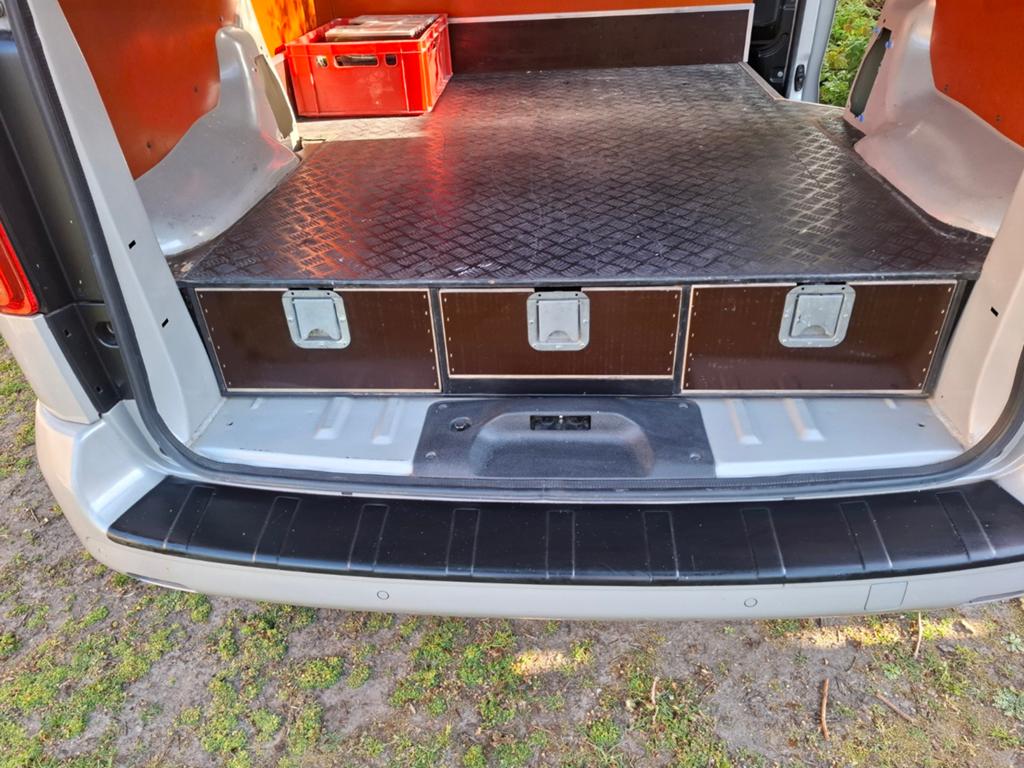 Boden laden auto, Ophalen