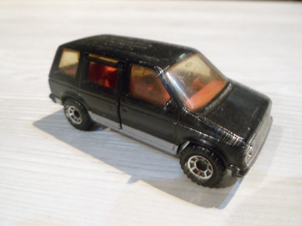 Matchbox 68 - Dodge Caravan [zwart] 1/60 #1, Ophalen of Verzenden, Gebruikt, Auto