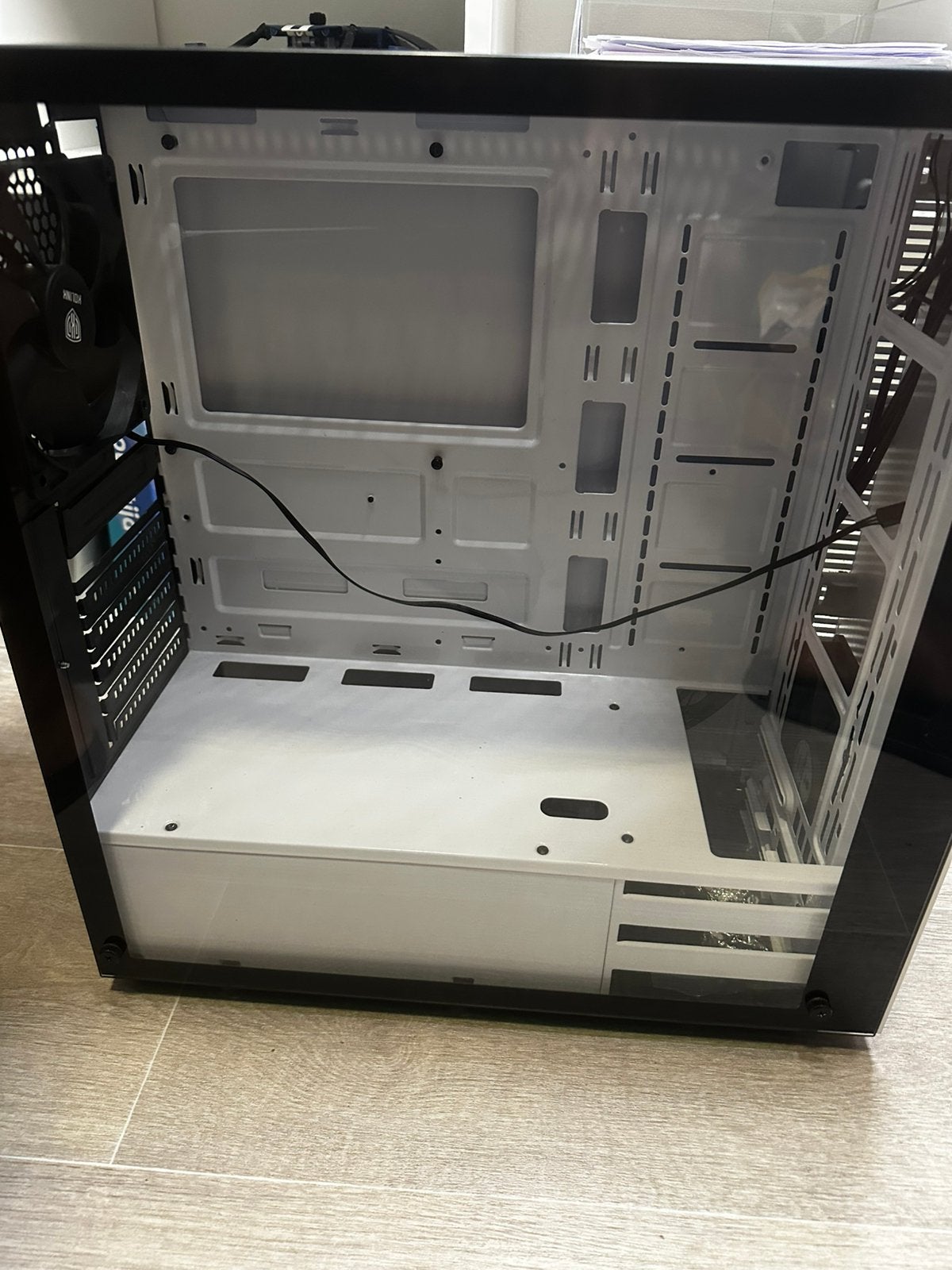 Kolink stronghond pc behuizing., Computers en Software, Computerbehuizingen, Zo goed als nieuw, Verzenden