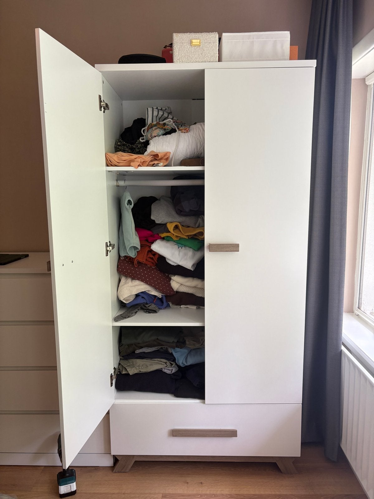 TWF Babykamer Bergen Hanglegkast - Wit/Houtdecor, Ophalen, Gebruikt, Kast, 50 tot 70 cm