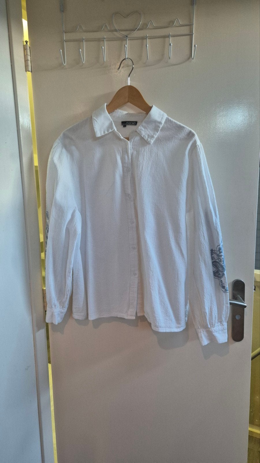 Witte blouse met leuke print op de mouwen Maat 44 Norah, Kleding | Dames, Ophalen of Verzenden, Zo goed als nieuw, Maat 42/44 (L)