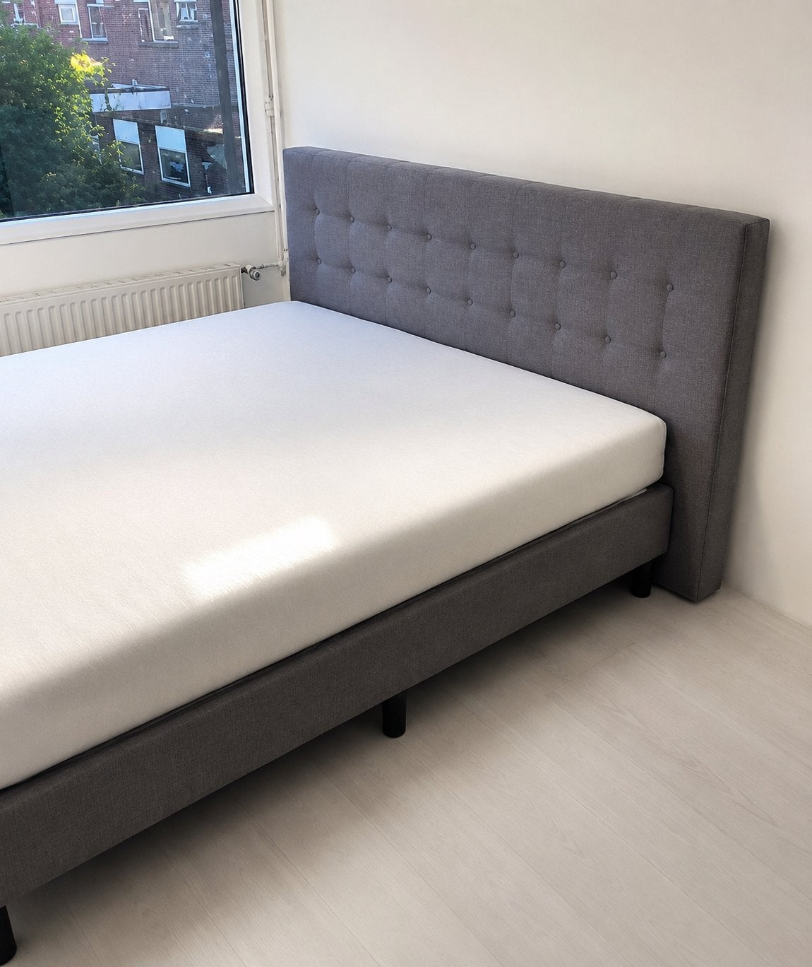 Stijlvol tweepersoons boxspring met gestoffeerd hoofdbord, Huis en Inrichting, Ophalen, Gebruikt, Tweepersoons, 180 cm
