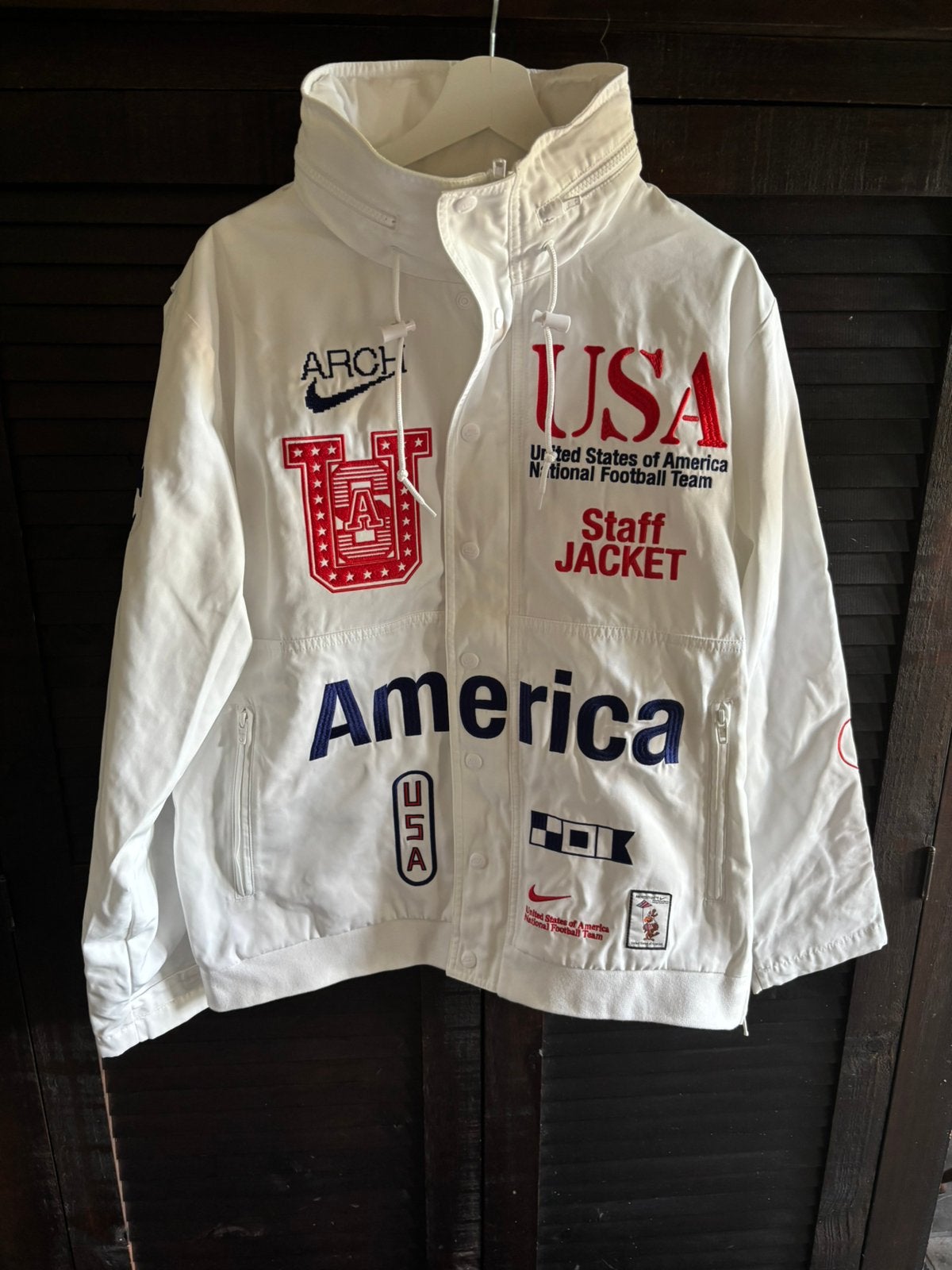 Nike x USA x V.A.A Woven Staff Jacket Maat M, Ophalen of Verzenden, Nieuw, Maat 48/50 (M), Wit