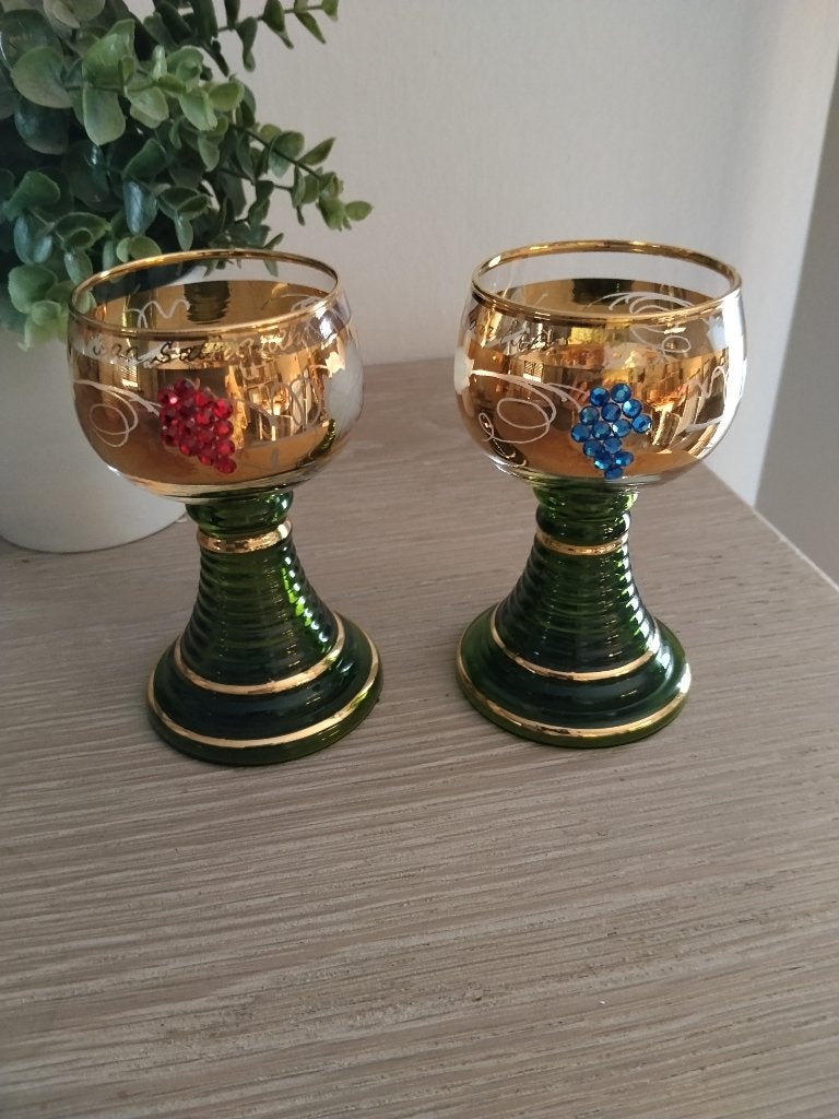2 vintage wijnglazen op voet, Verzamelen, Ophalen of Verzenden, Zo goed als nieuw, Overige typen