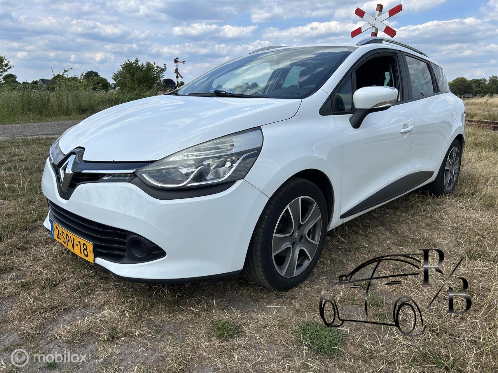Renault Clio Estate 1.5 dCi ECO Expression AIRCO NAVIGATIE C, Auto's, Voorwielaandrijving, Euro 5, Gebruikt, Zwart