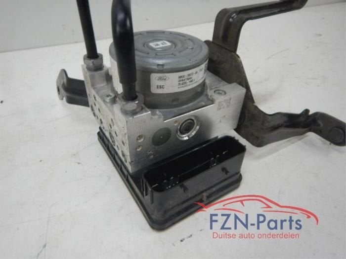 Foto 2 van Ford Mustang V1 Ecoboost Fastback ABS Pomp