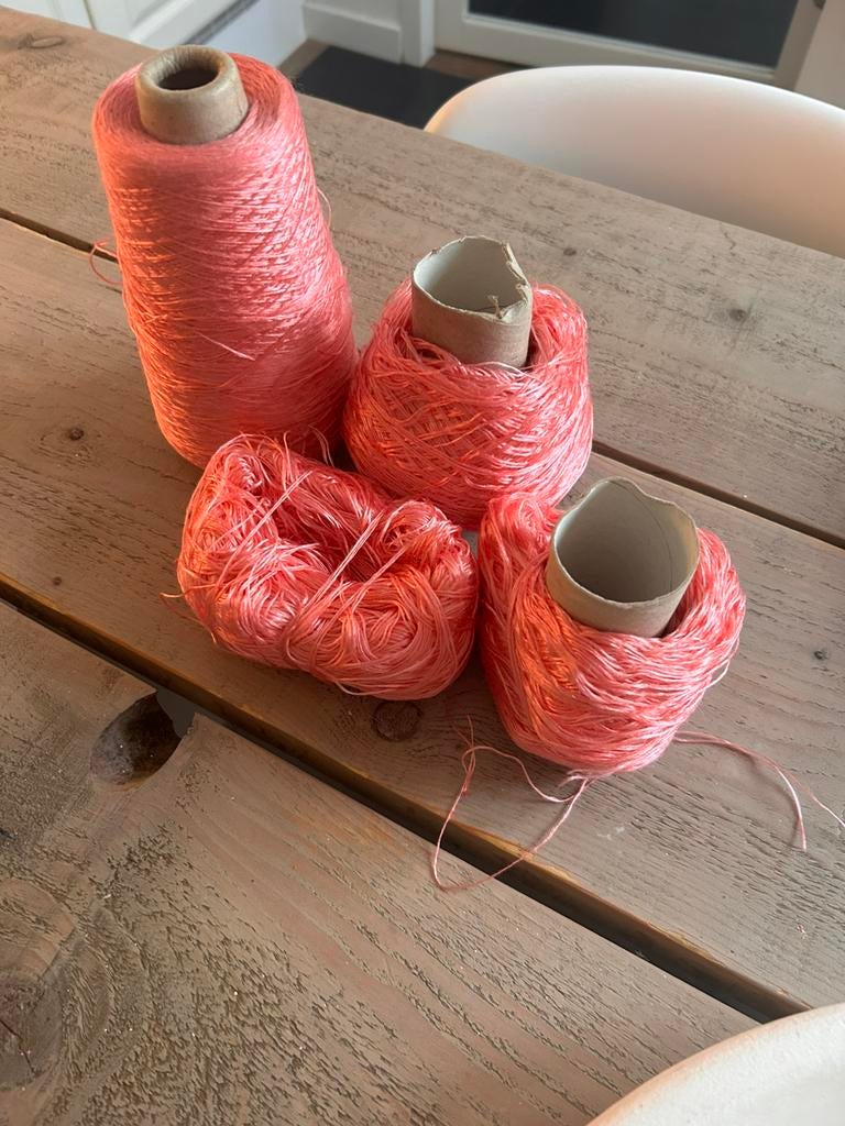 Mooie perzik rose cones, Ophalen of Verzenden, Nieuw, Breien of Haken, Wol of Garen