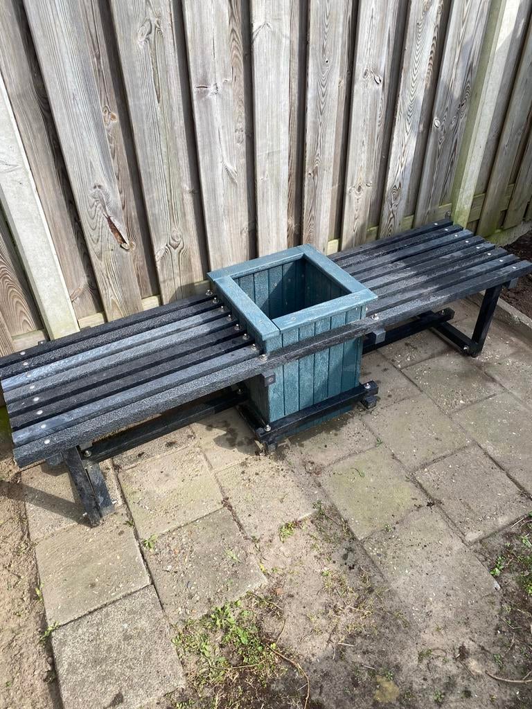 tuinbank met bloembak, Ophalen, Zo goed als nieuw, Kunststof