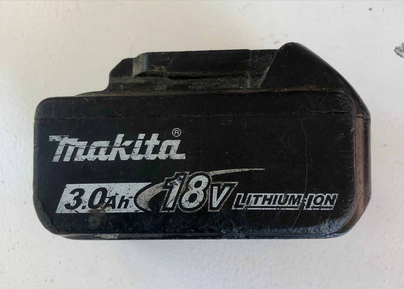 Makita 18V 3.0Ah Lithium-Ion Accu (Defect), Ophalen of Verzenden, Gebruikt