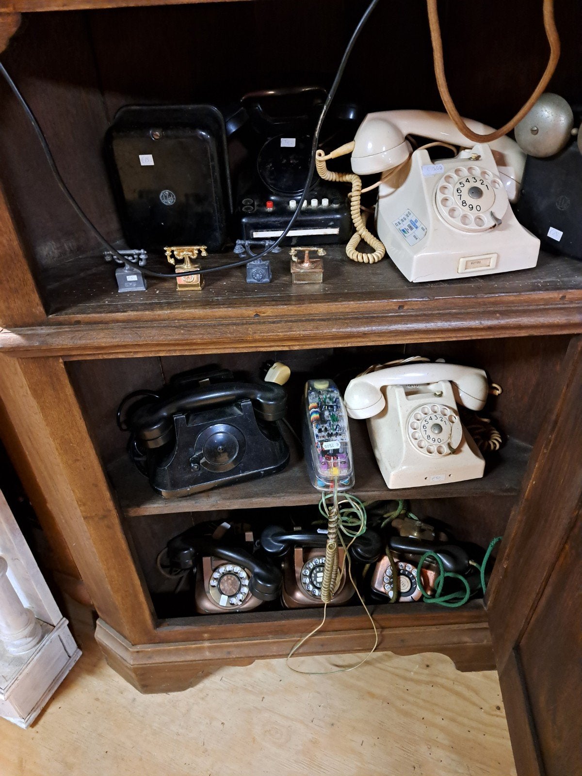 Bakelieten telefoon, Telecommunicatie, Ophalen