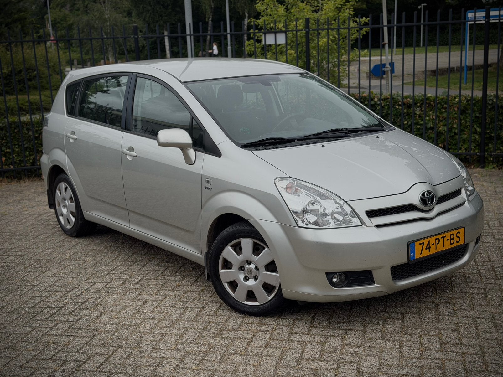 Toyota Corolla Verso 1.8 Vvt-i Linea SOL 5P 2004 Grijs, Auto's, Toyota, 1330 kg, Zwart, 4 cilinders, 129 pk