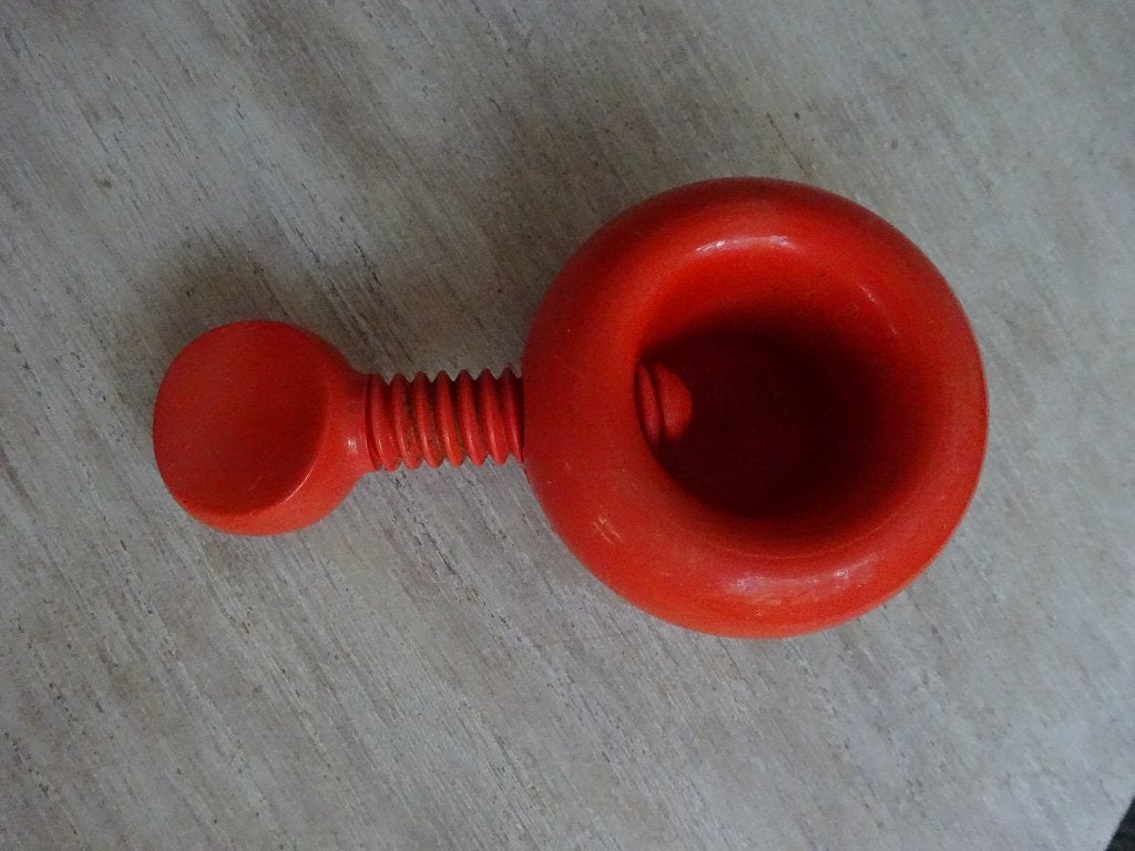 2 vintage Notenkrakers, Kunststof, Ophalen of Verzenden, Oranje, Overige typen