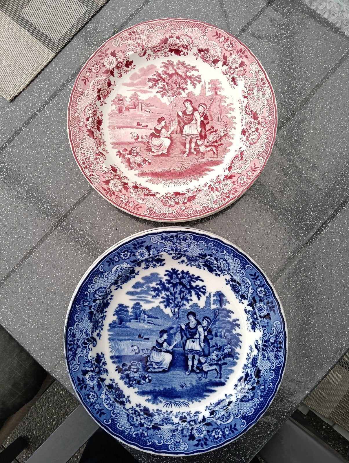 Set van 2 x2 antieke Ruth & Boaz borden, lila en blauw, Ophalen of Verzenden