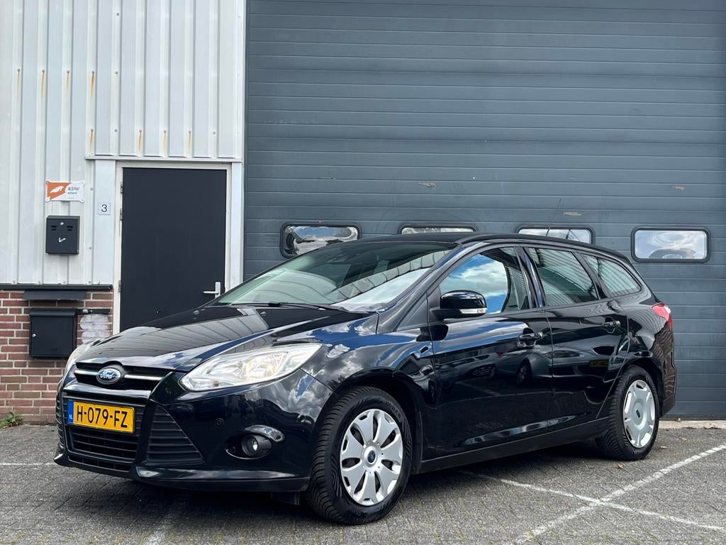 Ford Focus 1.0 Ecoboost. Nieuwe motor, park.sensoren, airco, 100 pk, Zwart, Handgeschakeld, 998 cc