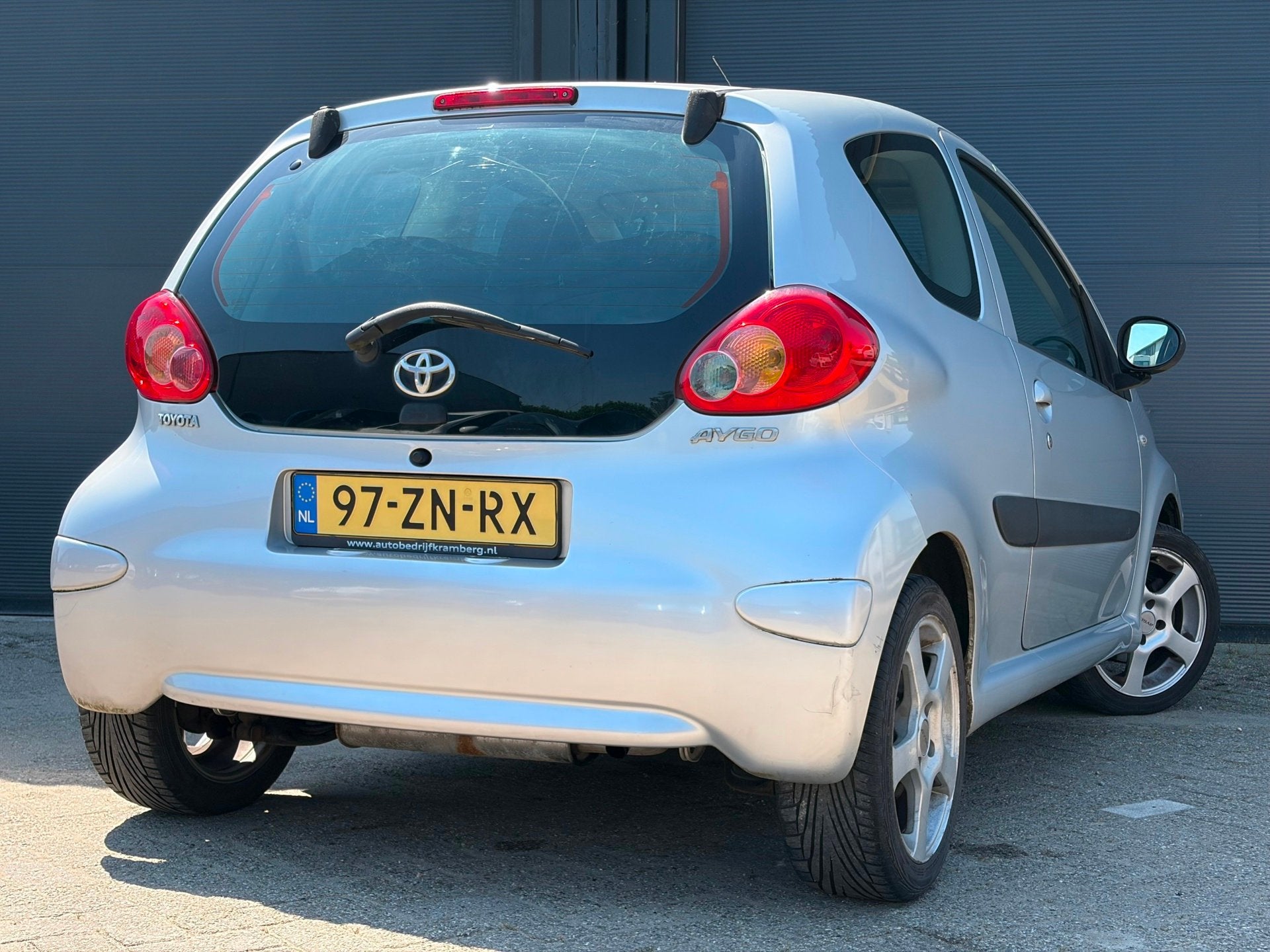 Toyota Aygo 1.0 | 3 Deurs | E - Pakket | Sportvelgen |, Auto's, Voorwielaandrijving, Gebruikt, 4 stoelen, 68 pk