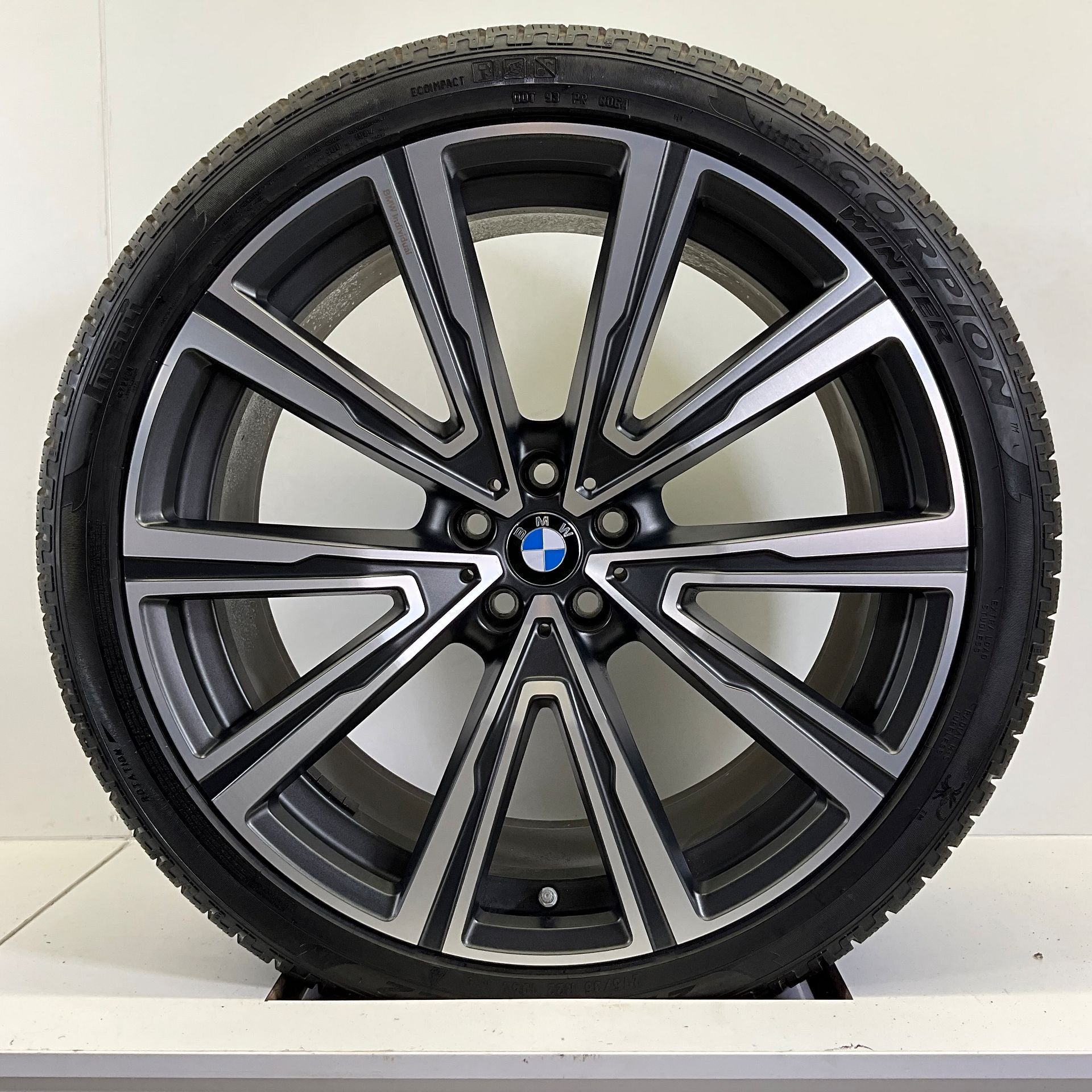 BMW X5 G05 X6 G06 BREEDSET VELGEN + WINTERBANDEN 22 INCH ORI, Gebruikt, -, 275 mm, -