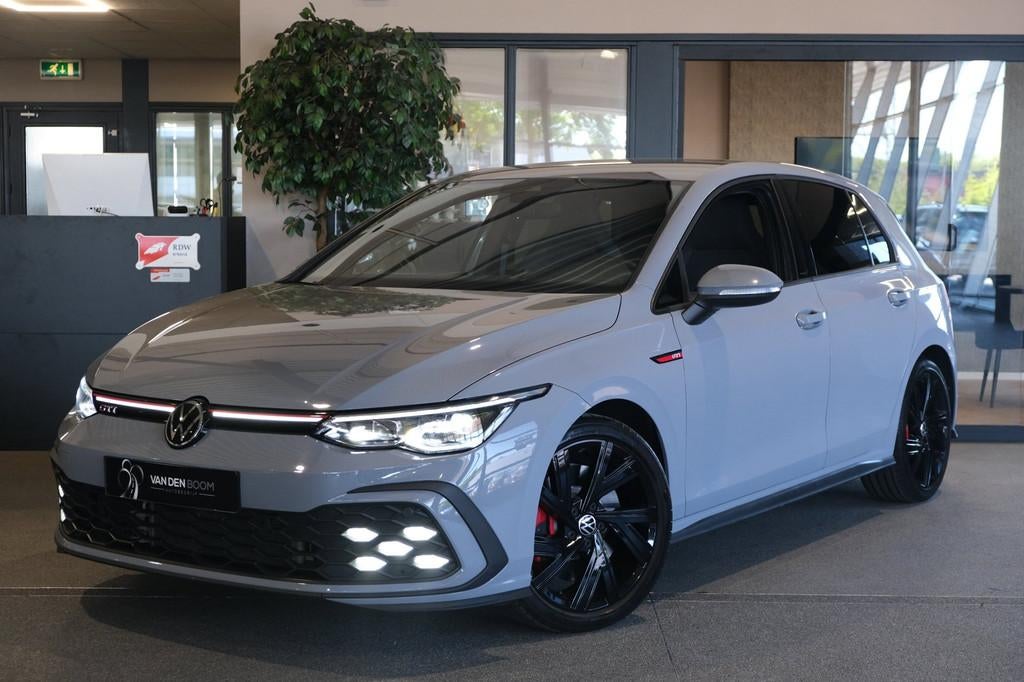 Volkswagen Golf 8 2.0 TSI GTI DSG 245PK Navi Led Camera ACC, 730 kg, Gebruikt, Zwart, 4 cilinders