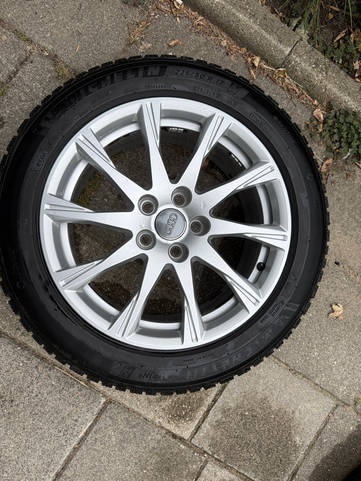 Audi A4 velgen met michelin winterbanden 17 inch, Ophalen, Gebruikt