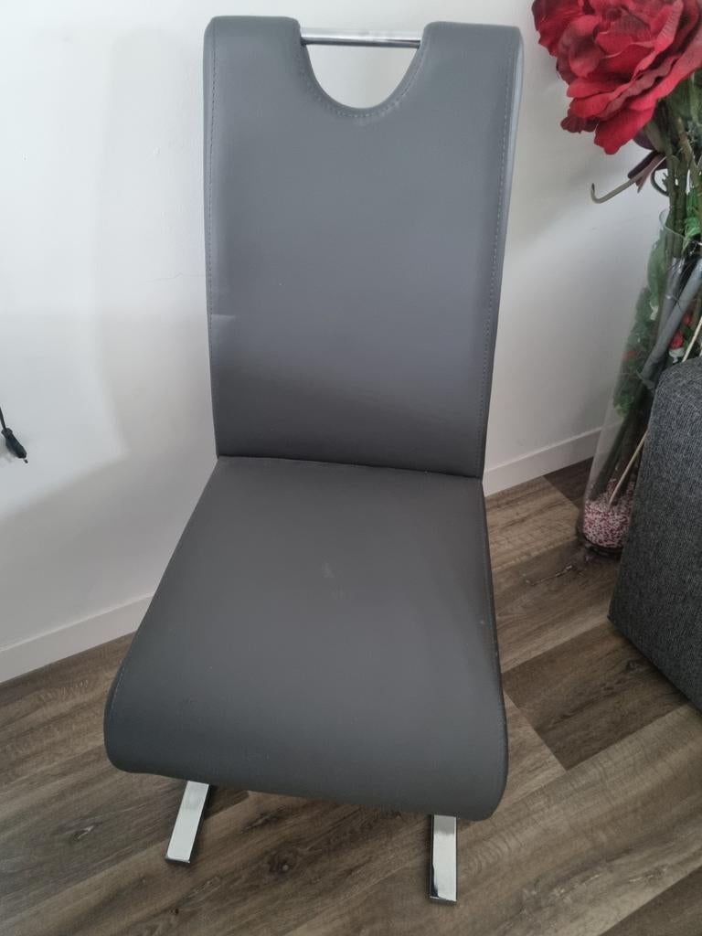 Eettafel met 4 stoelen, Ophalen