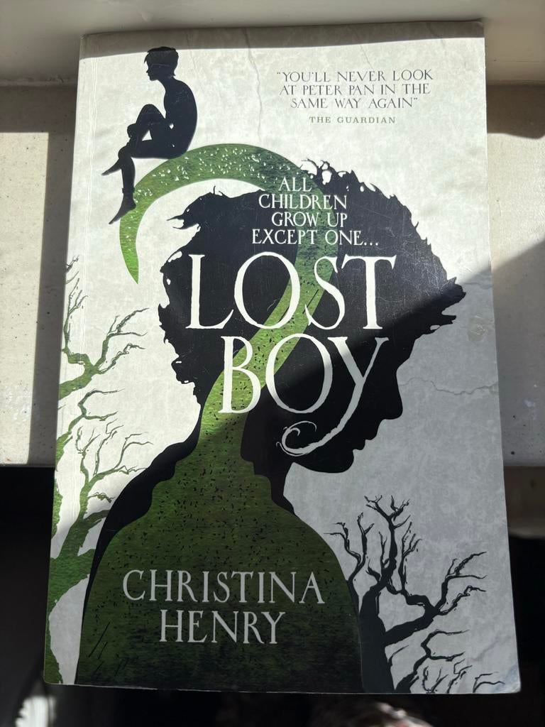 Lost Boy van Christina Henry - Peter Pan retelling, Boeken, Ophalen of Verzenden, Gelezen