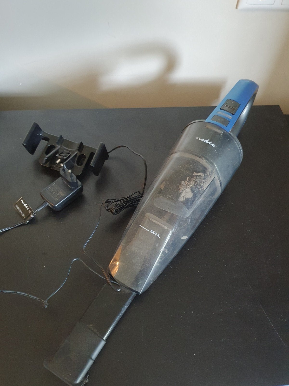 Nedis Kruimeldief / Tafelstofzuiger met oplader, Ophalen, Overige merken, Gebruikt, Kruimeldief